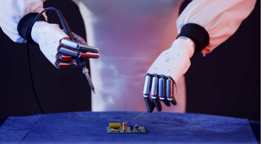 戴盟机器人发布Sparky 1：人形机器人两大阵营已现，要能跑能跳还是要心灵手巧